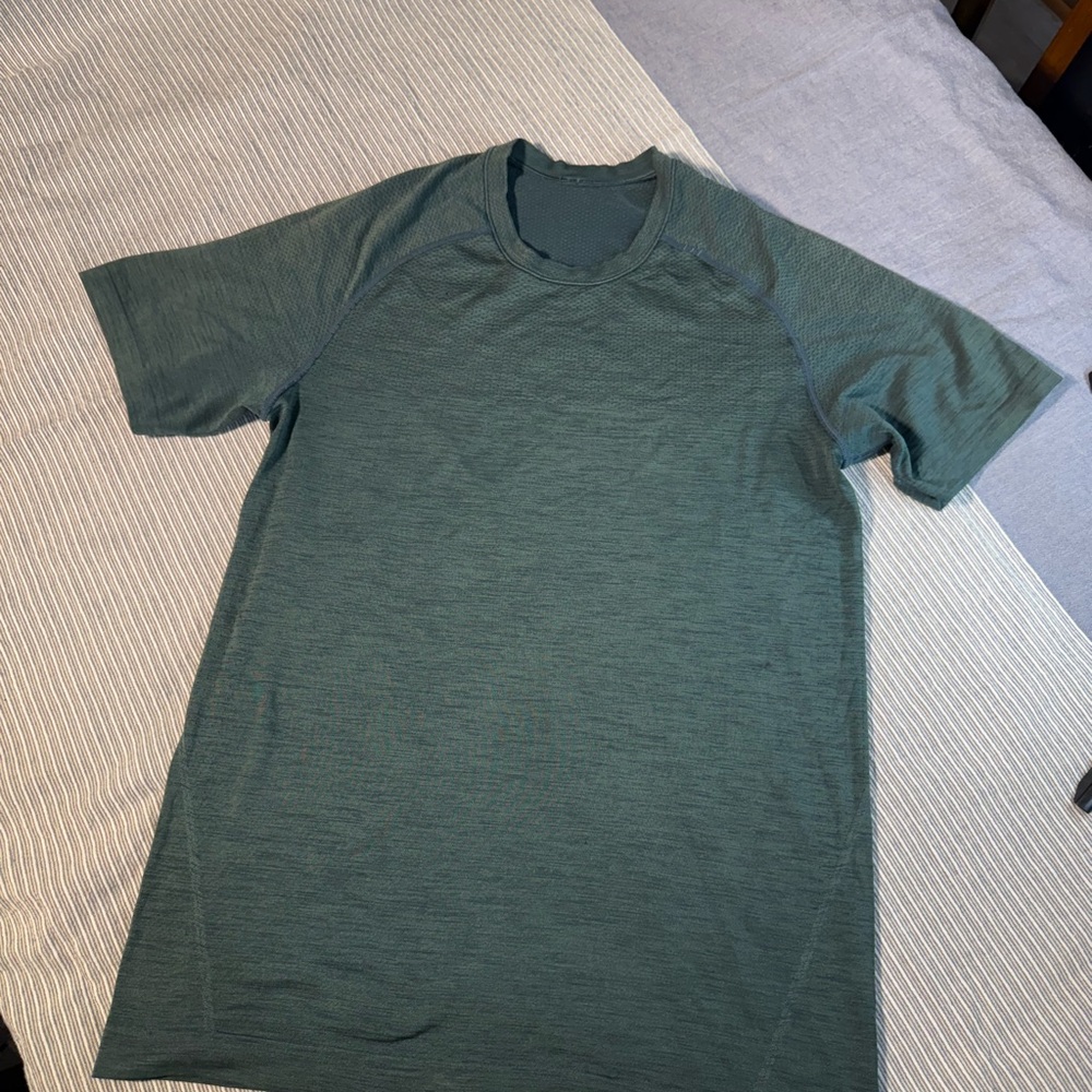 Lululemon Athletica Green Short Sleeve Tee